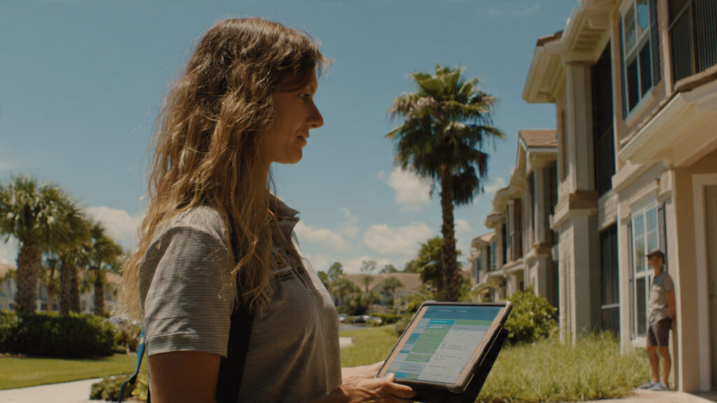 Read more about the article Does Your HOA Need Florida HOA Violation Software?